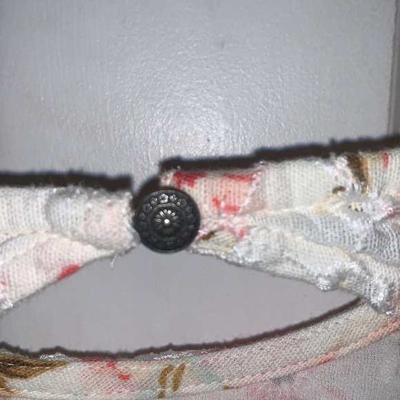 Floral Blouse - Picture 6 of 6